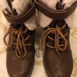 New brown jellypop commando lace up boots, size 7